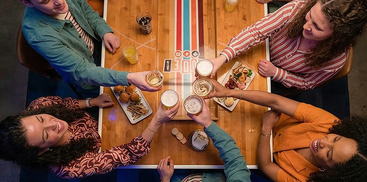 Bar en terras aan de Oranjesingel